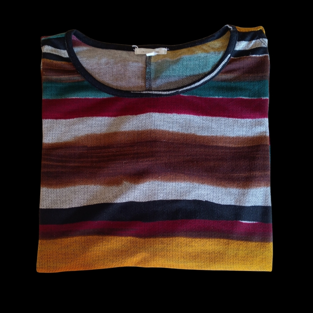 Women's cold shoulder sweater in fabulous fall/winter colors. Worn gently & w/❤️